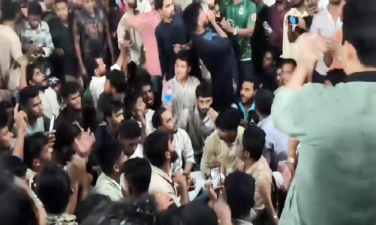 নোয়াখালীতে হান্নান মাসউদের পথসভায় বিএনপির হামলার অভিযোগ