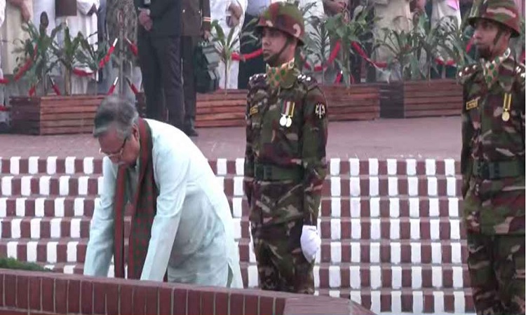 স্মৃতিসৌধে জাতির শ্রেষ্ঠ সন্তানদের প্রতি রাষ্ট্রপতির শ্রদ্ধা
