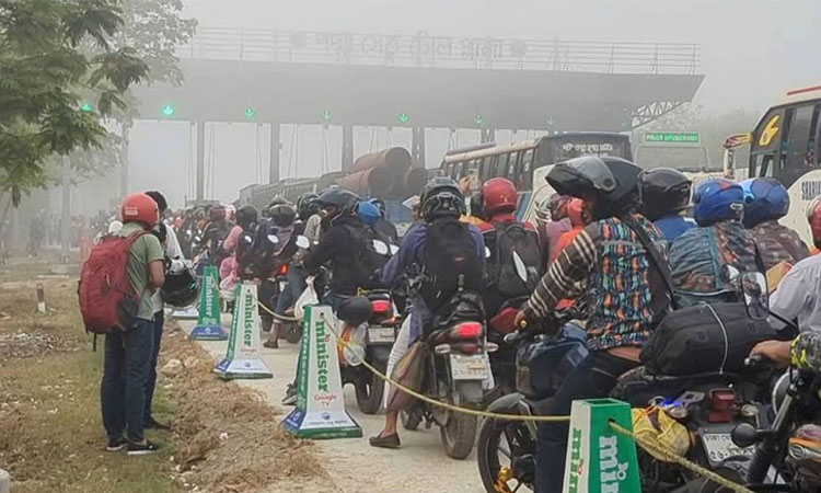 পদ্মা সেতু দিয়ে ১২ ঘণ্টায় ১৮ হাজার যানবাহন পারাপার