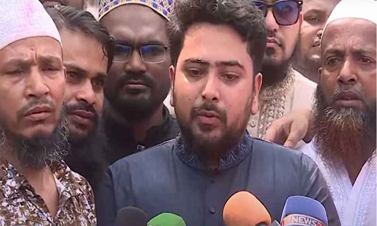 আ.লীগ নিষিদ্ধ করা এই মুহূর্তে গণদাবি: নাহিদ
