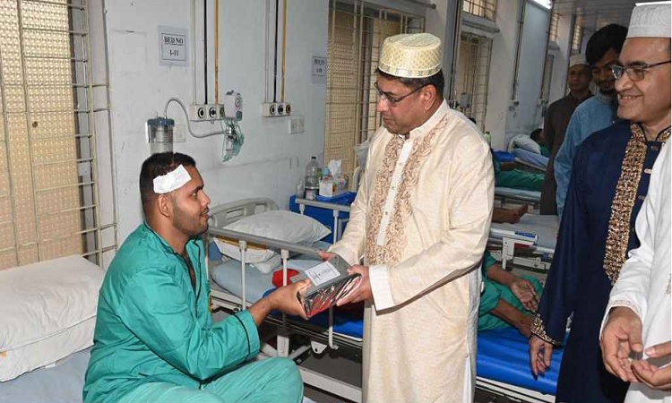 সিএমএইচসহ বিভিন্ন সেনা ক্যাম্প পরিদর্শন করলেন সেনাপ্রধান