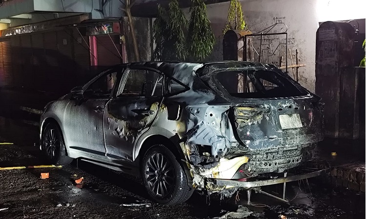 ছাত্রদল ও স্বেচ্ছাসেবক দল নেতার দ্বন্দ্বের জেরে ভাঙচুর-আগুন