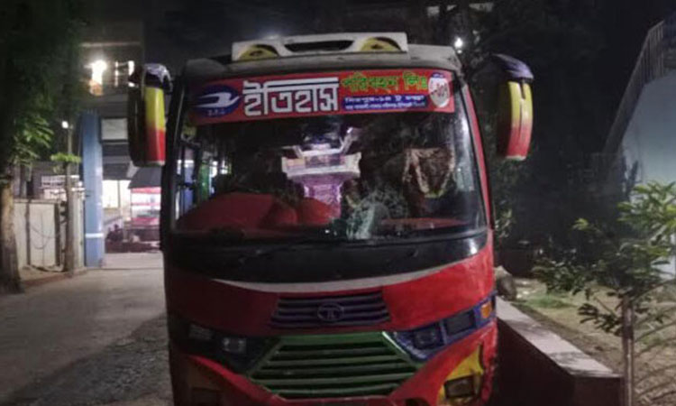 সাভারে ফের চলন্ত বাসে ডাকাতি, থানায় চালক-হেলপার
