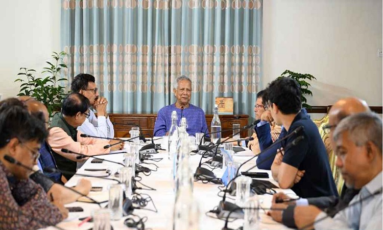 মার্কিন শুল্ক ইস্যুতে প্রধান উপদেষ্টার জরুরি সভা শুরু