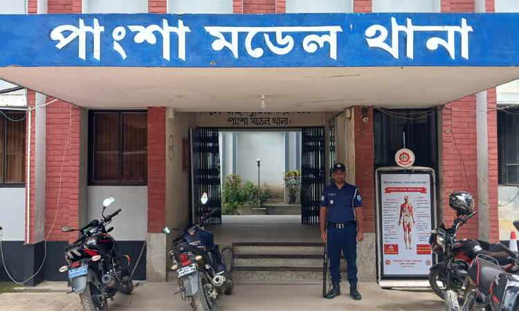 মামলা থেকে বাঁচতে ওসিসহ ৩ পুলিশের বিরুদ্ধে ধর্ষণ চেষ্টা অভিযোগ