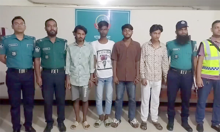 গাজীপুরে বাটা শোরুমে ভাঙচুরের ঘটনায় ৪ কিশোর আটক