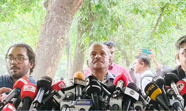 প্রতিশ্রুতি অনুযায়ী ডিসেম্বর থেকে জুনের মধ্যে নির্বাচন: আইন উপদেষ্টা