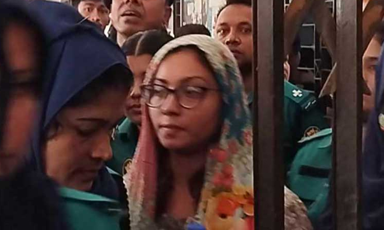 এবার প্রতারণার মামলায় মডেল মেঘনা আলম গ্রেফতার