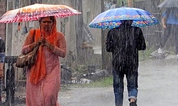 ঢাকাসহ ৮ বিভাগে বজ্রবৃষ্টির আভাস, বাড়তে পারে গরম