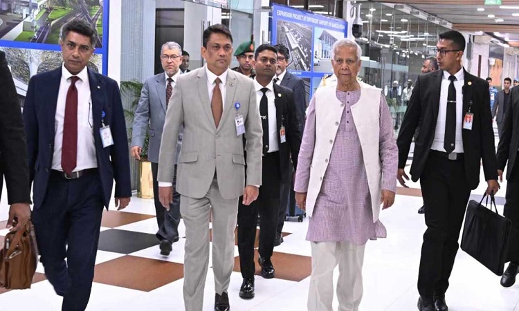 কাতারের উদ্দেশে ঢাকা ছেড়েছেন প্রধান উপদেষ্টা