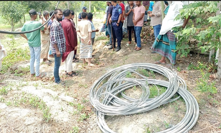 যুবদল নেতার বাড়ি থেকে চুরির তার উদ্ধার