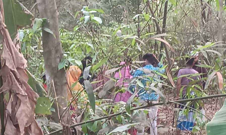 সাভারে বাঁশঝাড় থেকে অজ্ঞাত নারীর অর্ধনগ্ন মরদেহ উদ্ধার