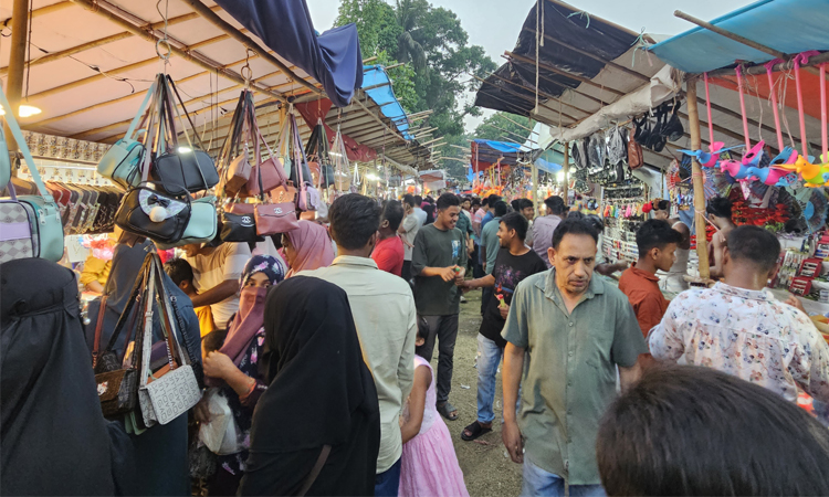টাঙ্গাইলের রসুলপুরে ঐতিহ্যবাহী ‘জামাই মেলায়’ দর্শনার্থীদের ঢল