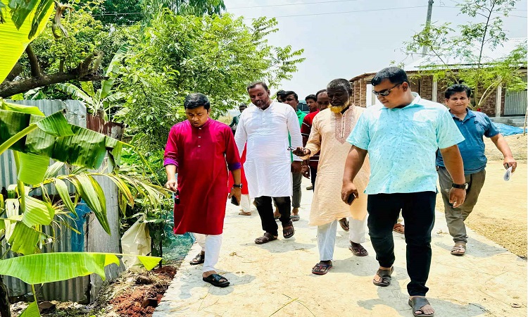 সিংড়ায় চলমান উন্নয়ন প্রকল্পের কাজ পরিদর্শনে ইউএনও