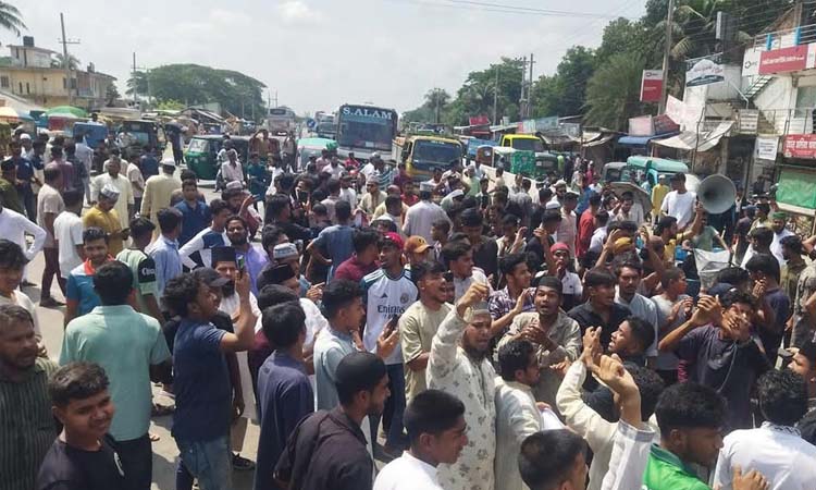 অবরোধে অচল চট্টগ্রাম, চরম ভোগান্তিতে সাধারণ মানুষ