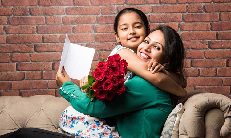 মায়েদের প্রতি ভালোবাসা প্রকাশের দিন আজ