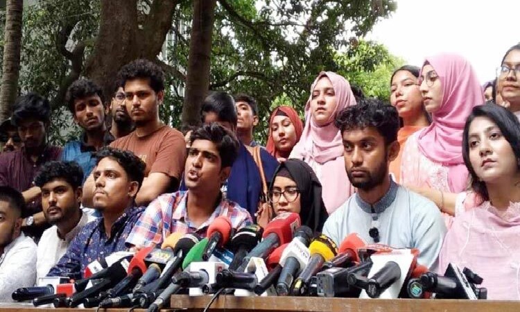 সোমবার থেকে মাঠে নামার হুঁশিয়ারি ৭ কলেজ শিক্ষার্থীদের