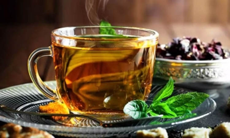 ওজন কমাতে সাহায্য করে যেসব চা