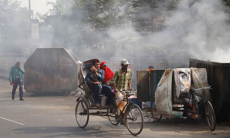 ছুটির দিনেও ‘অস্বাস্থ্যকর’ ঢাকার বাতাস