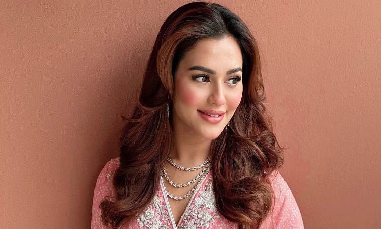 বিশেষজ্ঞ চিকিৎসকের নিবিড় পর্যবেক্ষণে আছি: নুসরাত ফারিয়া