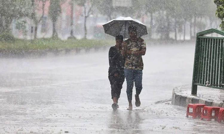 ৪ বিভাগে অতি ভারী বৃষ্টির সতর্কতা, ভূমিধসের আশঙ্কা