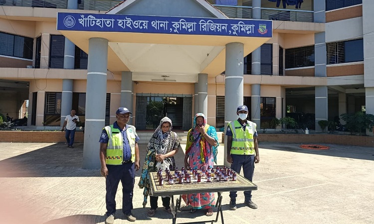 সরাইলে ৩৬ বোতল স্কাফ সিরাপসহ দুই নারী গ্রেপ্তার