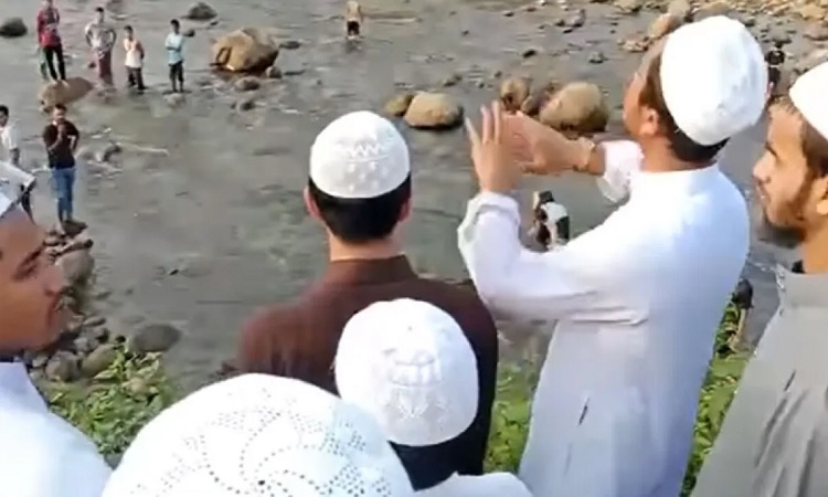 ভিডিও ভাইরালের পর জড়িতদের দাবি, 'ধর্মের দাওয়াত দিতে গিয়েছিলাম'