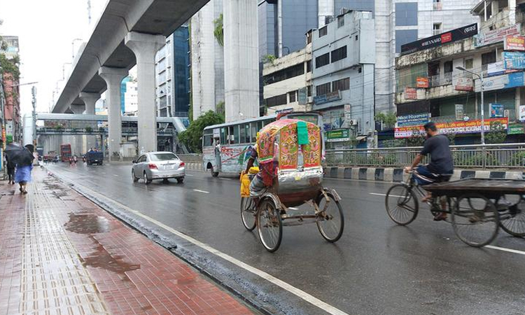সকালের বৃষ্টিতে ঢাকার বায়ুমানে কিছুটা উন্নতি