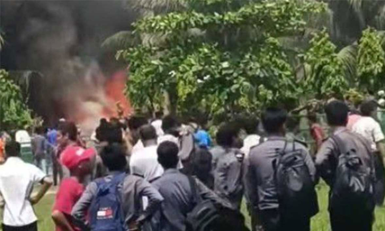 উত্তরায় বিমান বিধ্বস্ত: নিহত ১, চলছে উদ্ধার তৎপরতা