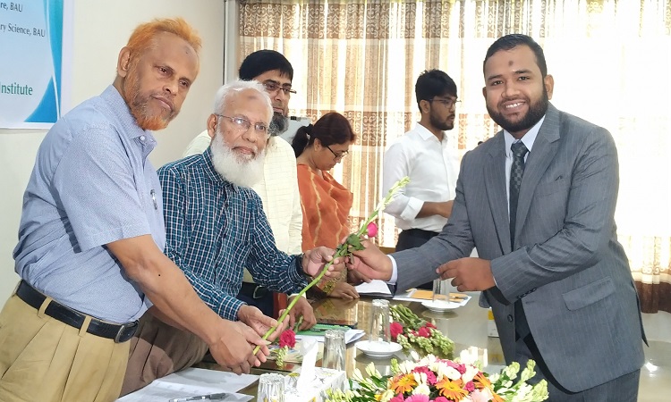 বাকৃবির শিক্ষকদের জন্য ৩২তম বুনিয়াদি প্রশিক্ষণ কর্মশালা শুরু