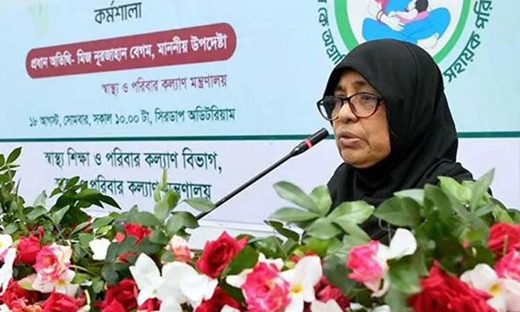 পিতৃত্বকালীন ছুটির পক্ষে নয় স্বাস্থ্য উপদেষ্টা, তবুও মিলতে পারে ৩ শর্তে
