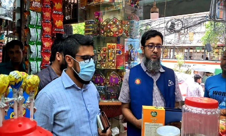 রাজশাহীতে বিএসটিআই অনুমোদনবিহীন বেকারীকে জরিমানা