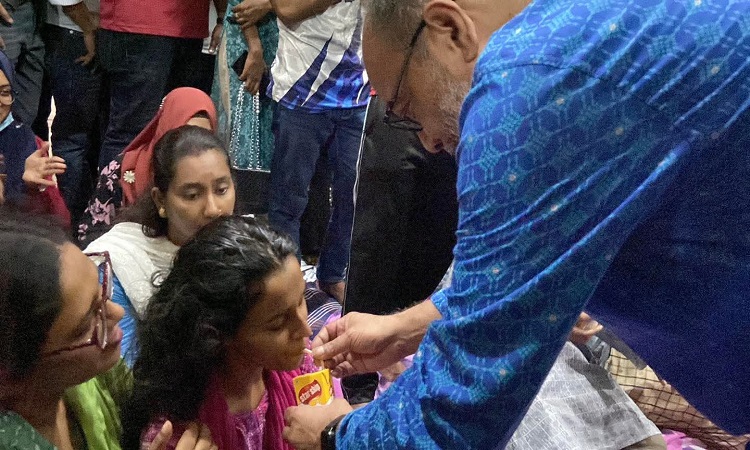 উপাচার্যের আশ্বাসে অনশন ভাঙলেন ববি আন্দোলনরত শিক্ষার্থীরা