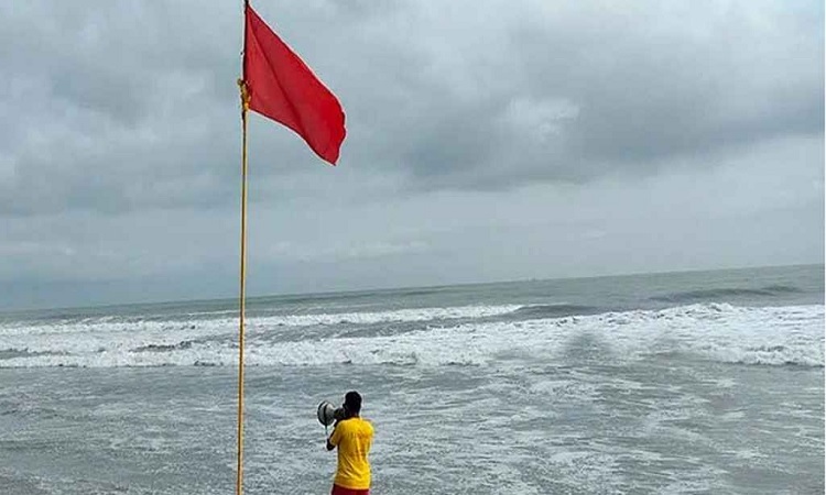 সাগরে লঘুচাপ, সব বন্দরে ৩ নম্বর সতর্ক সংকেত