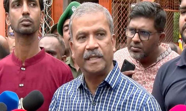 আ.লীগের কার্যক্রমের ওপর নিষেধাজ্ঞা তুলে নেওয়ার কোনো সম্ভাবনা নেই: আইন উপদেষ্টা