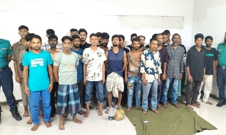 মোহাম্মদপুরে বিশেষ অভিযানে গ্রেফতার ২৯