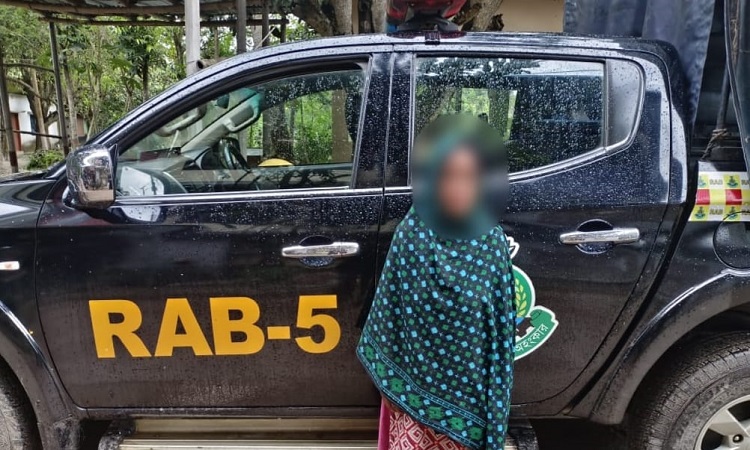 রাজশাহীতে বিপুল পরিমাণ গাঁজাসহ গ্রেপ্তার ১