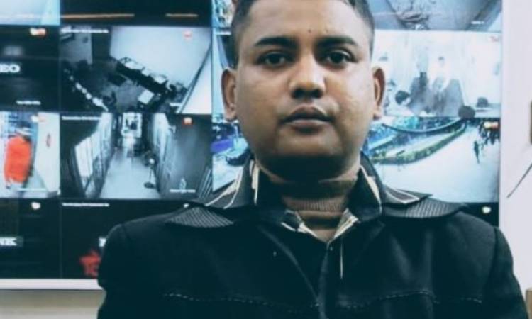 চাঁপাইনবাবগঞ্জ সীমান্তে বিদেশি পিস্তলসহ আটক ১