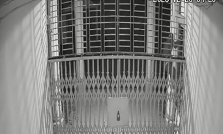 সাভারে সন্ধ্যা হলেই নামে ডাকাত আতঙ্ক, উদাসিন প্রশাসন