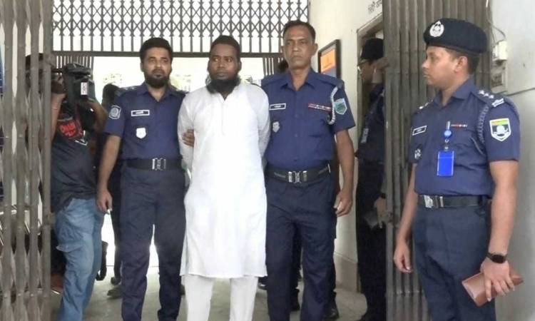 ২১ লাখ টাকা আত্মসাতকারী ‘৪০০ বছর বয়সী জিনের বাদশা’ আটক
