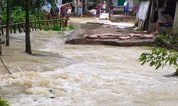 মৌলভীবাজারে বন্যা পরিস্থিতির আরো অবনতি, প্লাবিত ৪০ গ্রাম