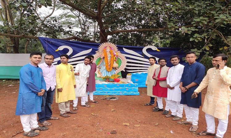 জাবিতে বর্নাঢ্য আয়োজনে সরস্বতী পূজা উদযাপন