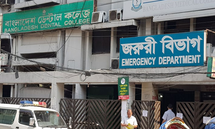 করোনা: বাংলাদেশ মেডিকেলে নার্সদের নেই সুরক্ষা পোশাক