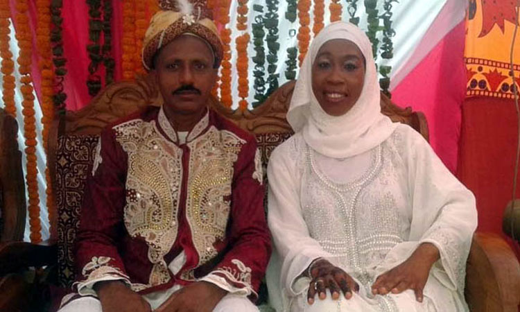 প্রেমের টানে আমেরিকার মেয়ে চাঁদপুরে