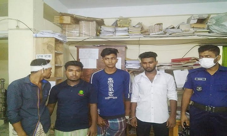ভোলায় কিশোর গ্যাংয়ের চার সদস্য গ্রেফতার