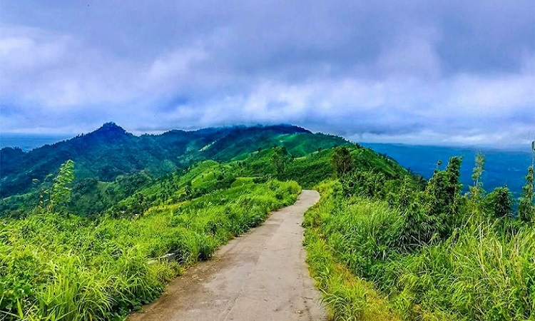 ঘুরে আসুন দেশের উচ্চতম সড়ক ‘ডিম পাহাড়’