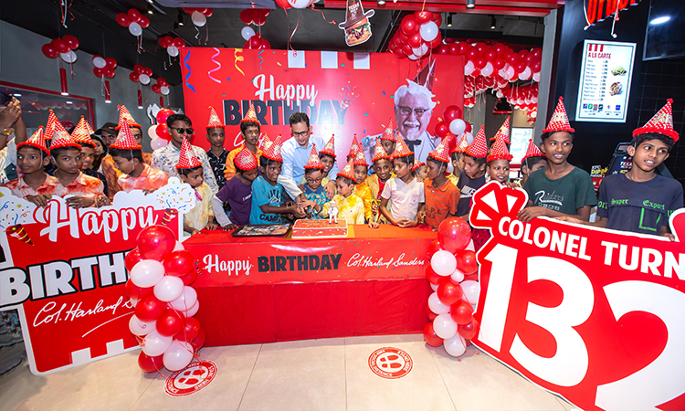 কেএফসি ব্র্যান্ডের কর্ণধার কর্নেল স্যান্ডার্সের ১৩২তম জন্মদিন উদযাপন