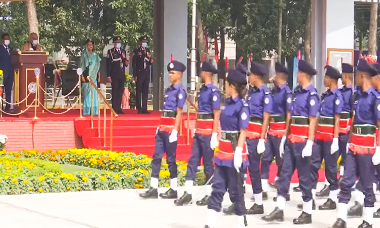 সারদা পুলিশ একাডেমিতে সমাপনী কুচকাওয়াজ অনুষ্ঠানে প্রধানমন্ত্রী