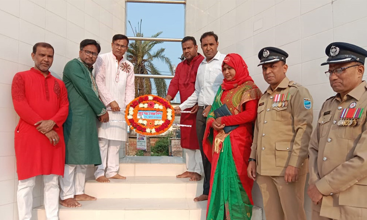 তালায় বিনম্র শ্রদ্ধায় মহান স্বাধীনতা দিবস পালিত