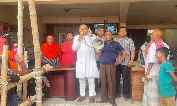 প্রধানমন্ত্রীর উপহারের চাল পেলেন সাড়ে চার হাজার পরিবার